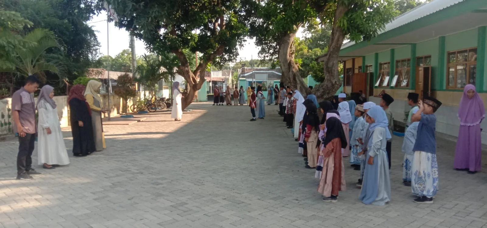 "Santri Menguatkan Negeri Menuju Indonesia Emas"